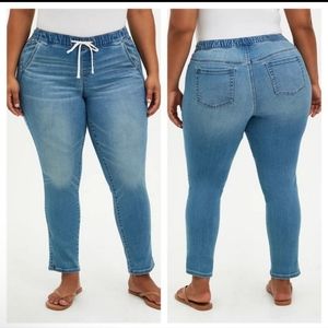 Torrid Light Blue Pull-On Boyfriend Straight Mid Rise Jean, 1 (14/16) Reg EUC